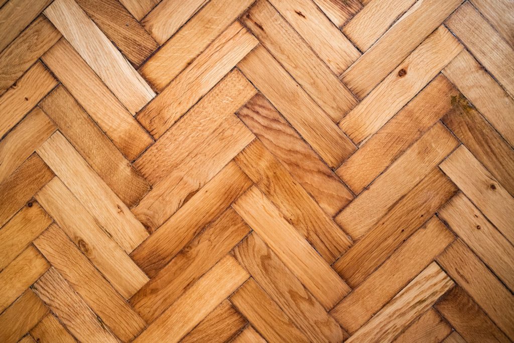 Parquet en point de Hongrie posé en chevrons